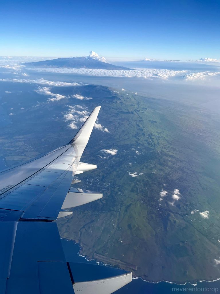 俯瞰近处的科哈拉火山遗迹